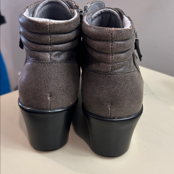 Alegria Metallic Gray Ankle Boots - Picture 7 of 15